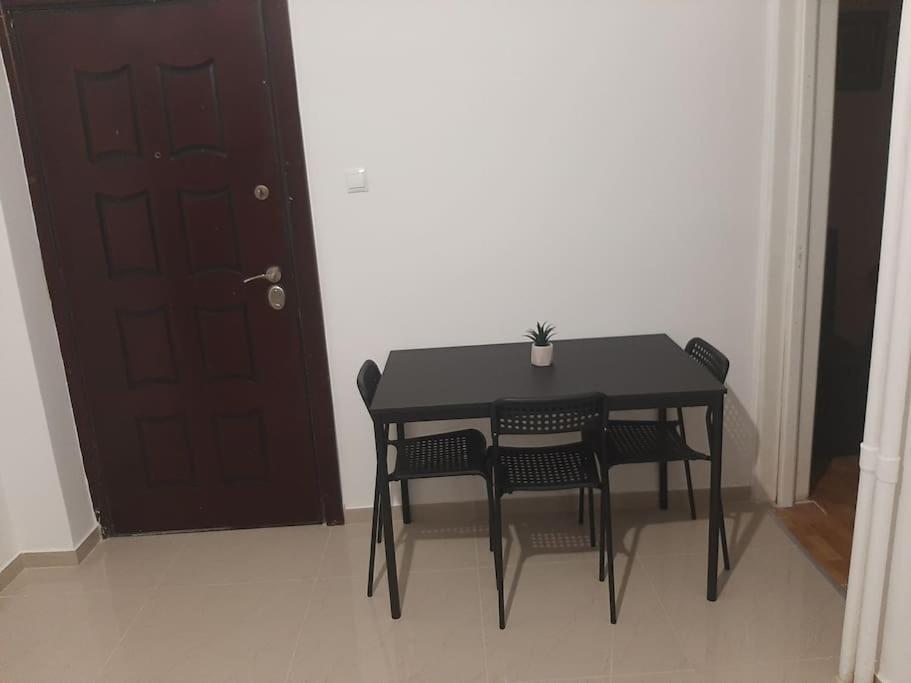 Modern Apartmen In Athina Atenas Exterior foto