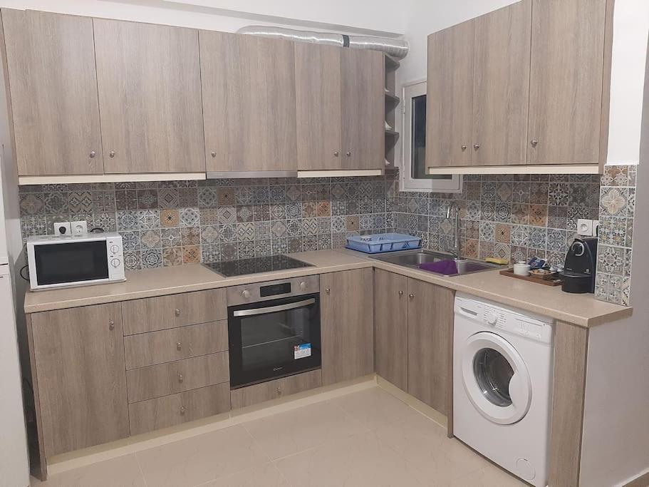 Modern Apartmen In Athina Atenas Exterior foto