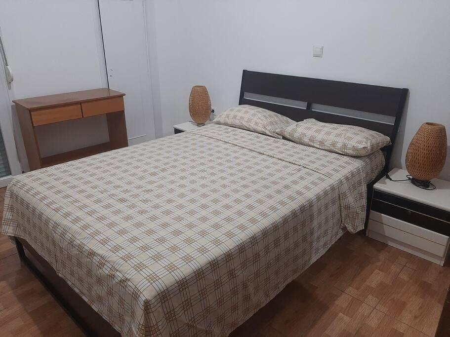 Modern Apartmen In Athina Atenas Exterior foto